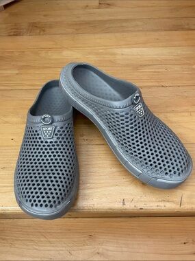 UVRCOS | Grey | Sport | Slip-On | Ventilated | Croc Mock | Clogs | Size 45